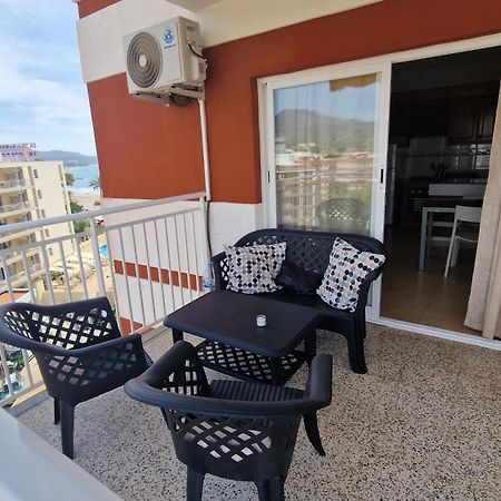شقة Apartamento De 1 Habitacion Frente Al Mar Y Con Piscina بينيكاسّين المظهر الخارجي الصورة