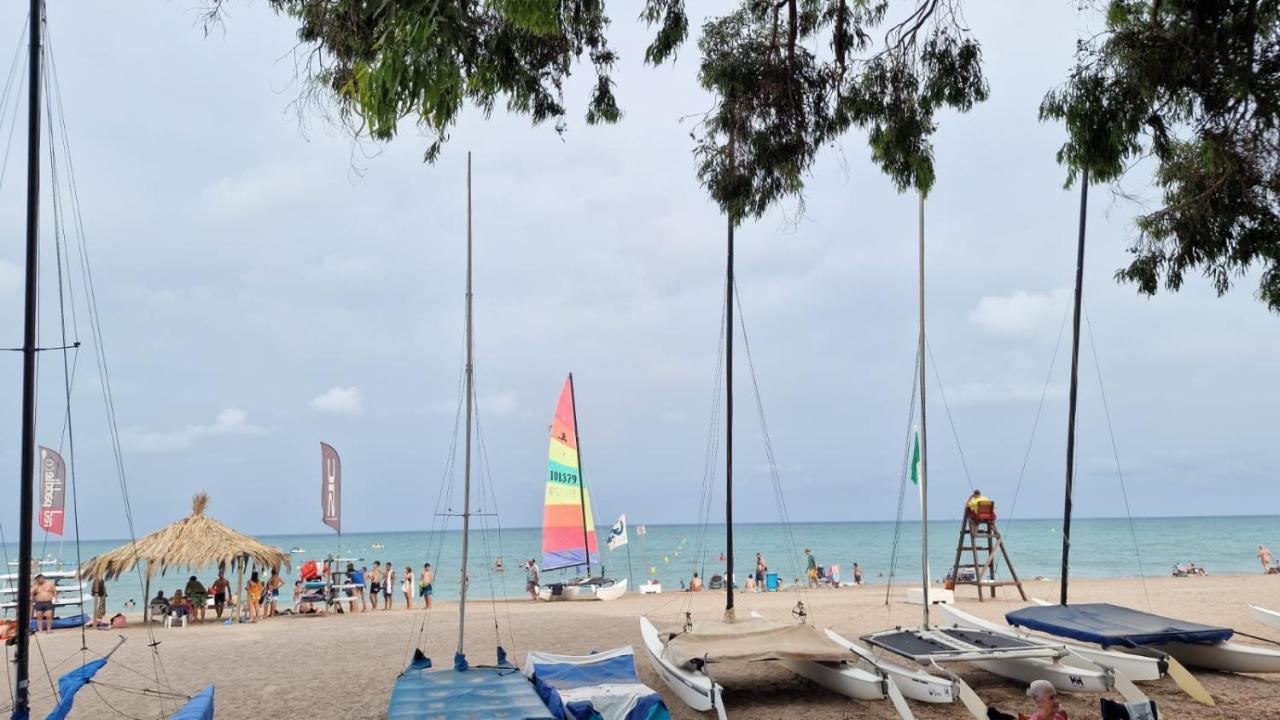 شقة Apartamento De 1 Habitacion Frente Al Mar Y Con Piscina بينيكاسّين المظهر الخارجي الصورة