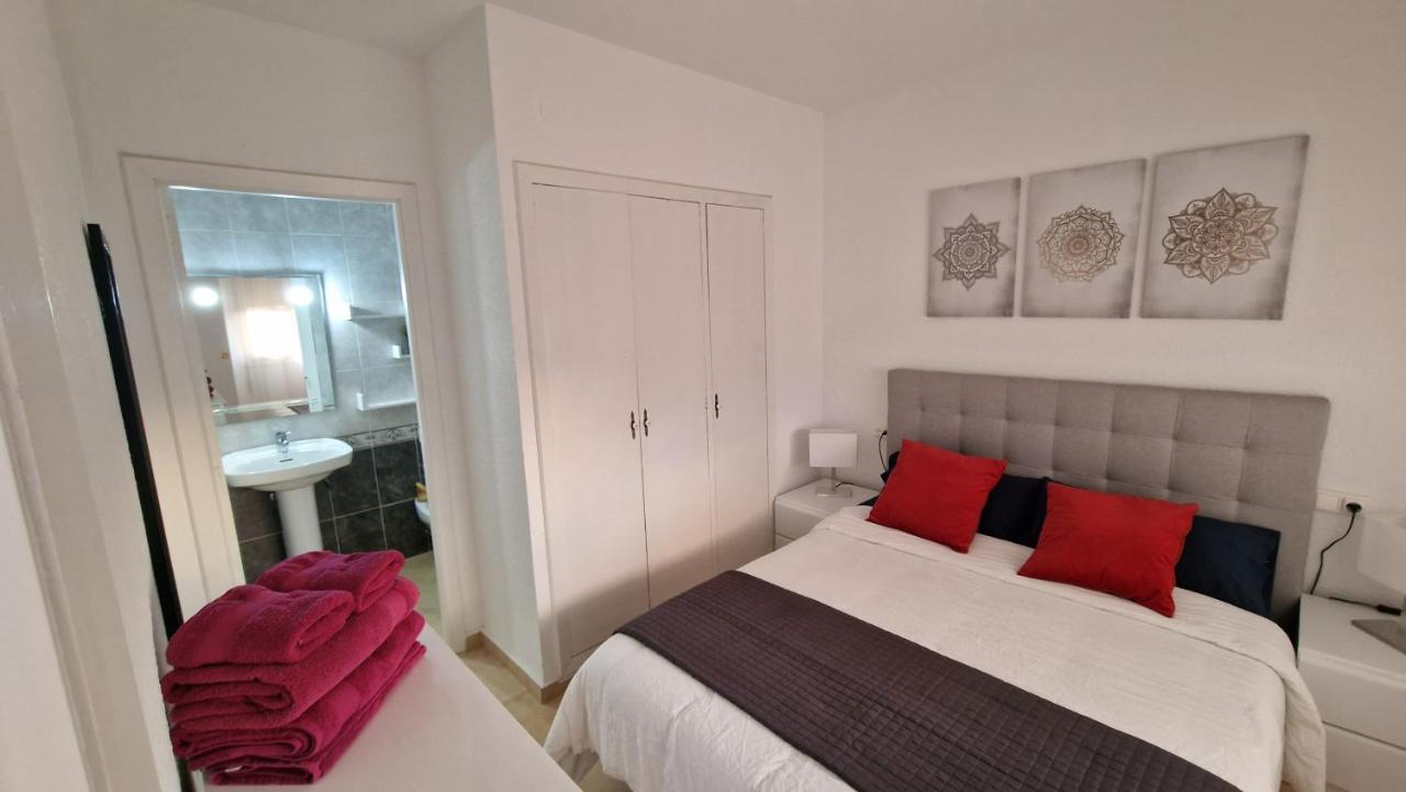 شقة Apartamento De 1 Habitacion Frente Al Mar Y Con Piscina بينيكاسّين المظهر الخارجي الصورة