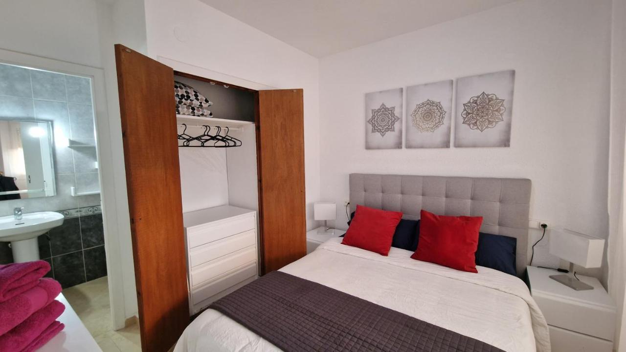 شقة Apartamento De 1 Habitacion Frente Al Mar Y Con Piscina بينيكاسّين المظهر الخارجي الصورة