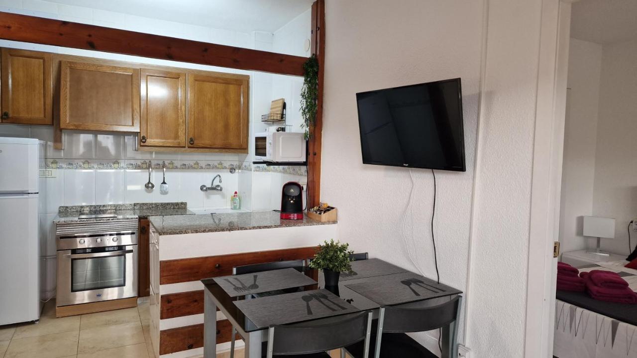 شقة Apartamento De 1 Habitacion Frente Al Mar Y Con Piscina بينيكاسّين المظهر الخارجي الصورة