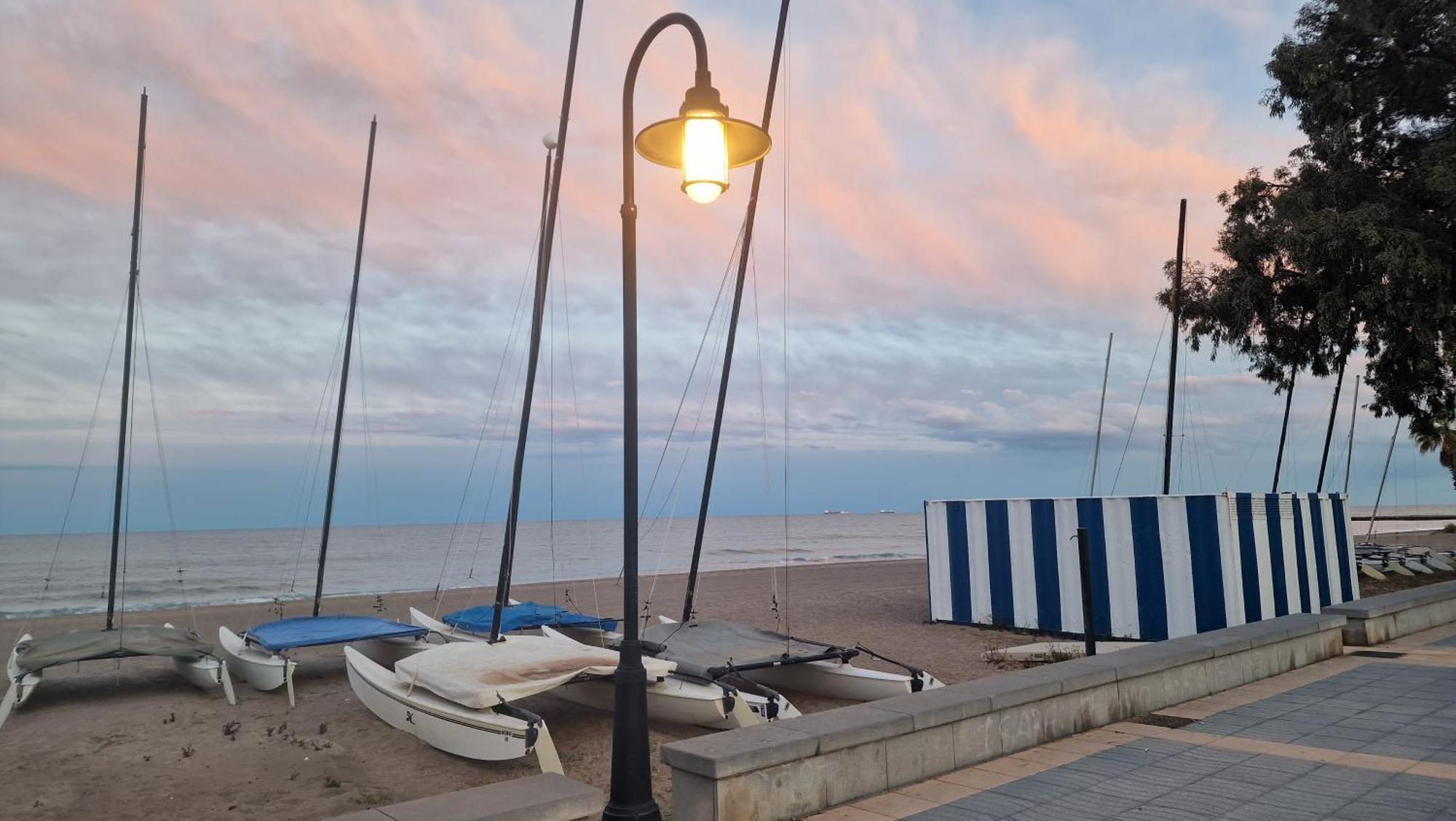 شقة Apartamento De 1 Habitacion Frente Al Mar Y Con Piscina بينيكاسّين المظهر الخارجي الصورة