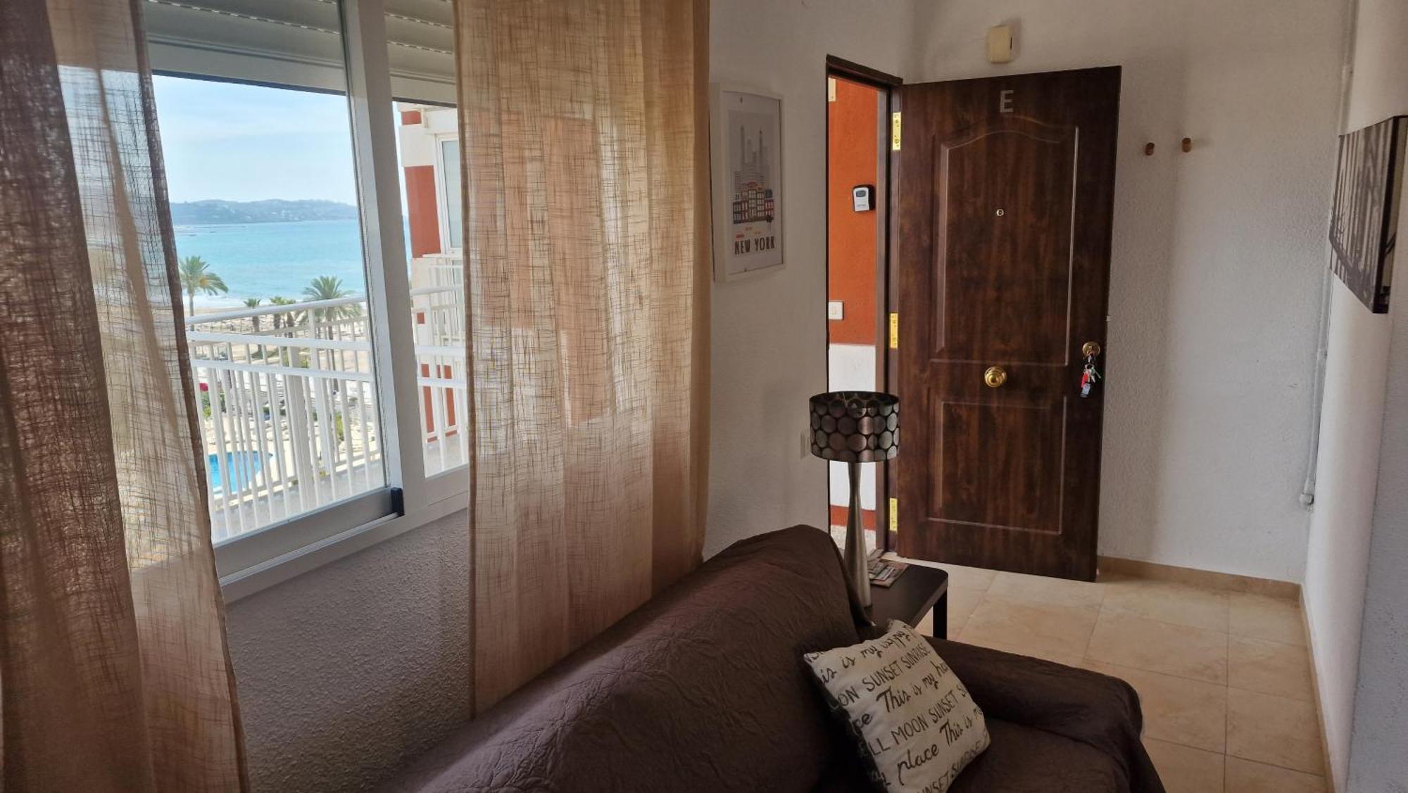 شقة Apartamento De 1 Habitacion Frente Al Mar Y Con Piscina بينيكاسّين المظهر الخارجي الصورة